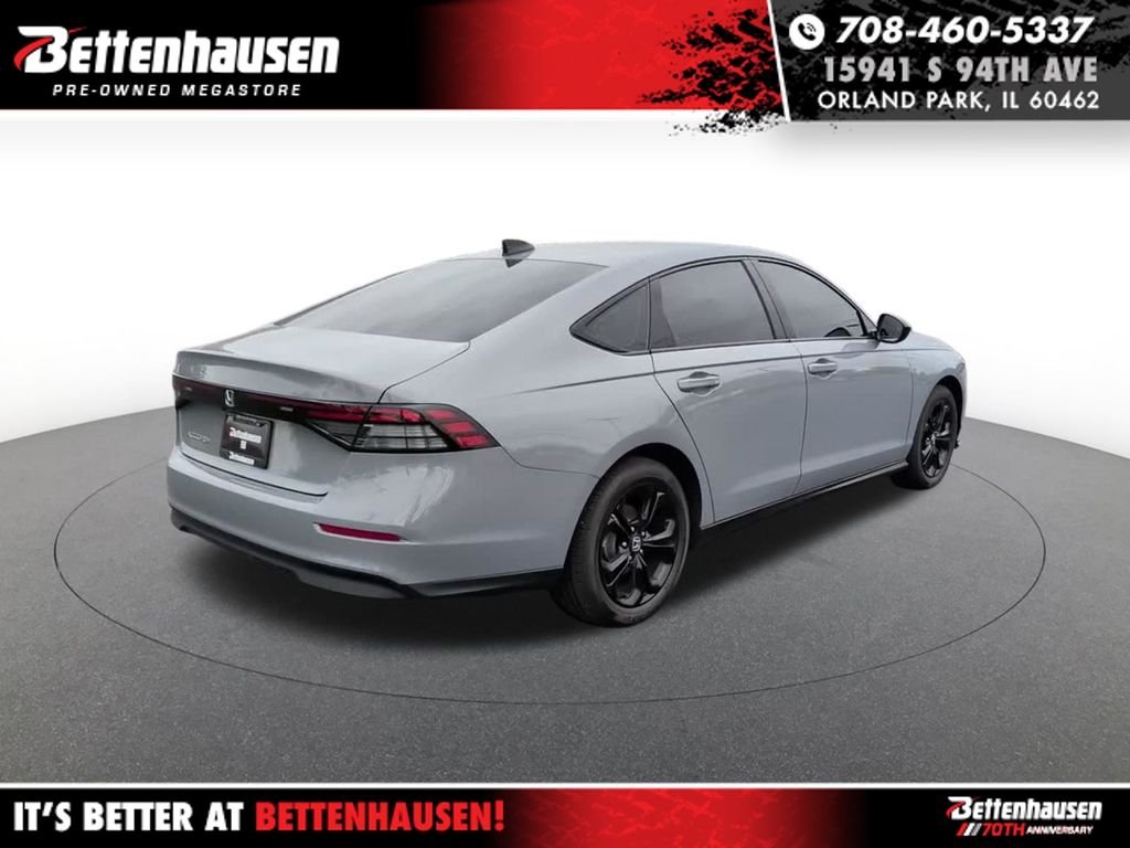 Used 2025 Gray Honda SE image 6