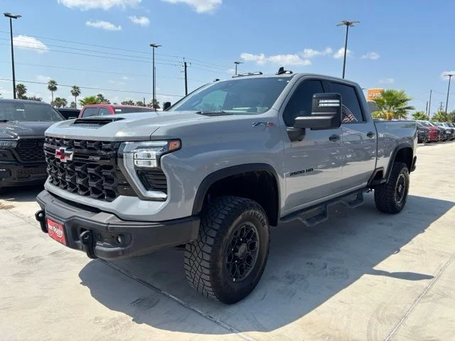 Used 2025 Gray Chevrolet ZR2 image 3
