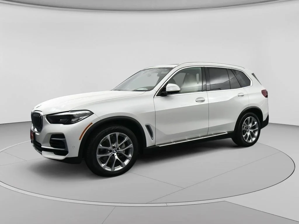 Used 2022 White BMW sDrive40i image 6