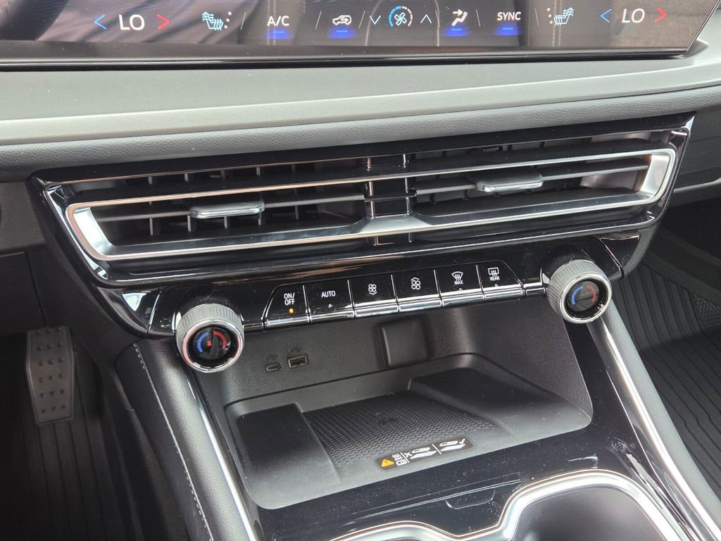 2026 Chevrolet Traverse LT - Photo 15