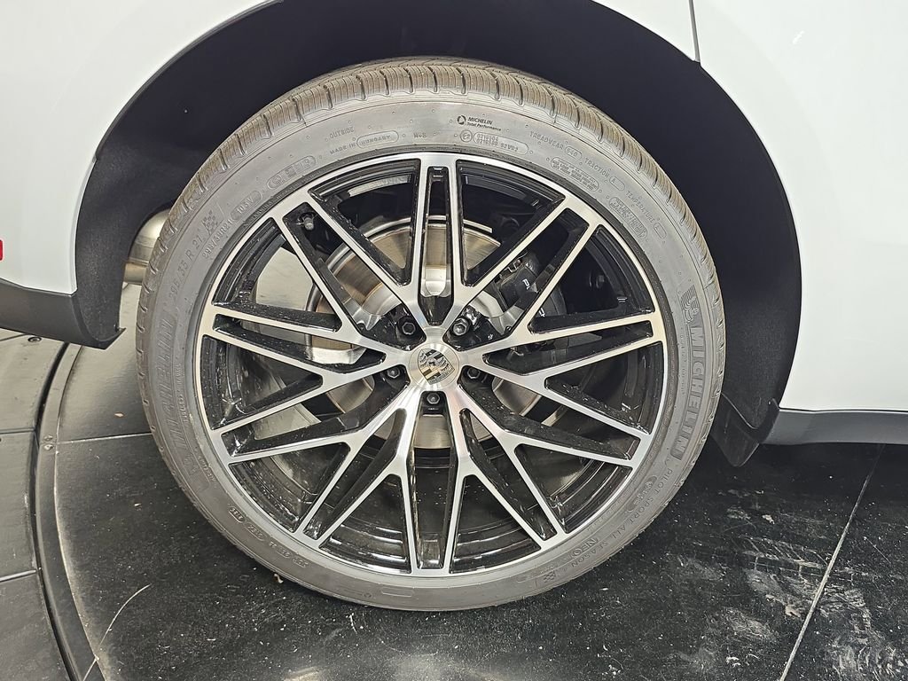 2026 Porsche Macan T - Photo 29