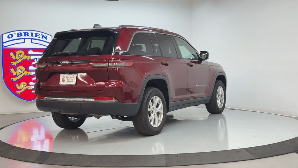 Used 2023 Velvet Jeep Limited image 5