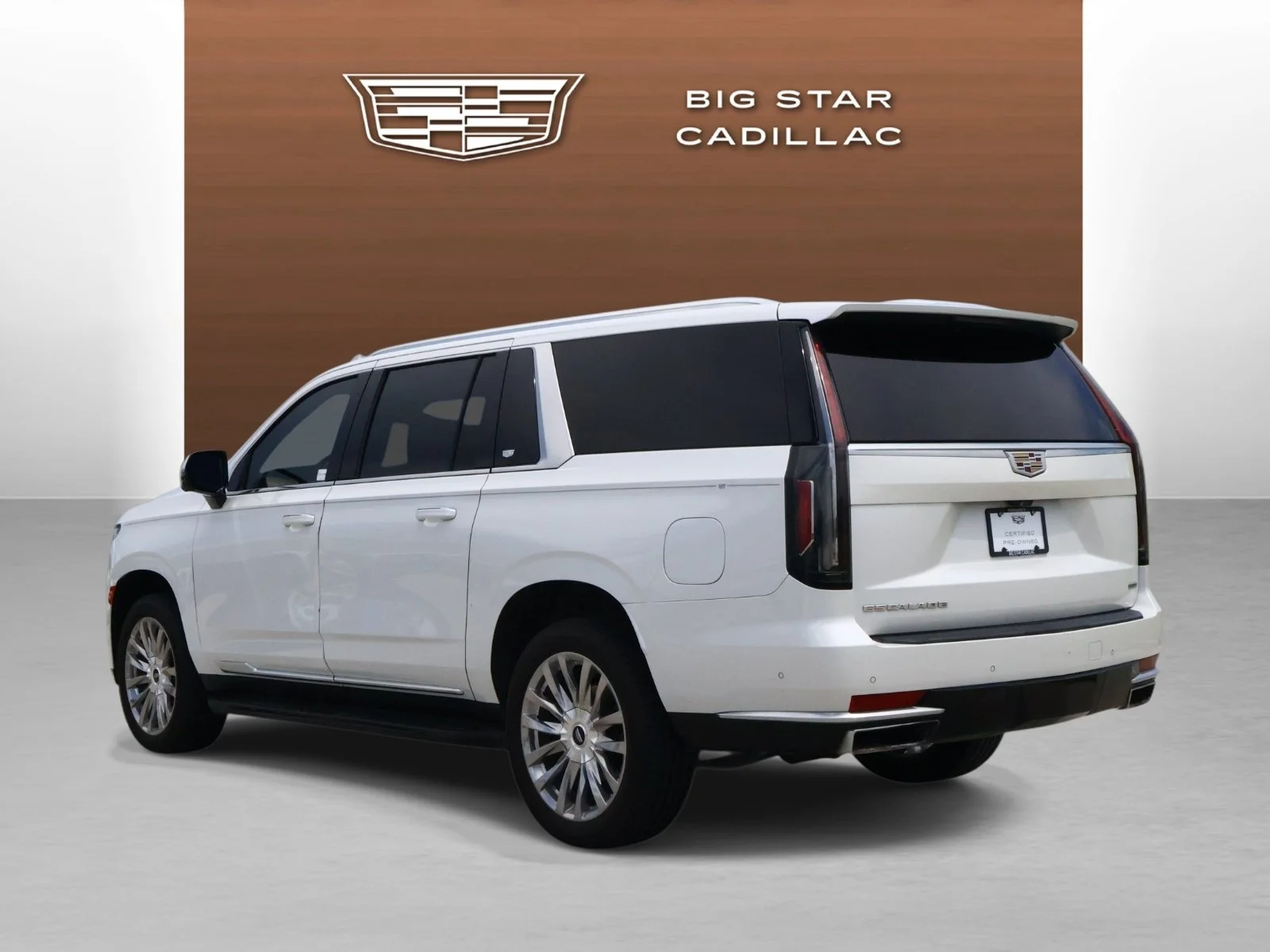 Used 2021 CRYSTAL WHITE TRICOAT Cadillac Premium Luxury image 3