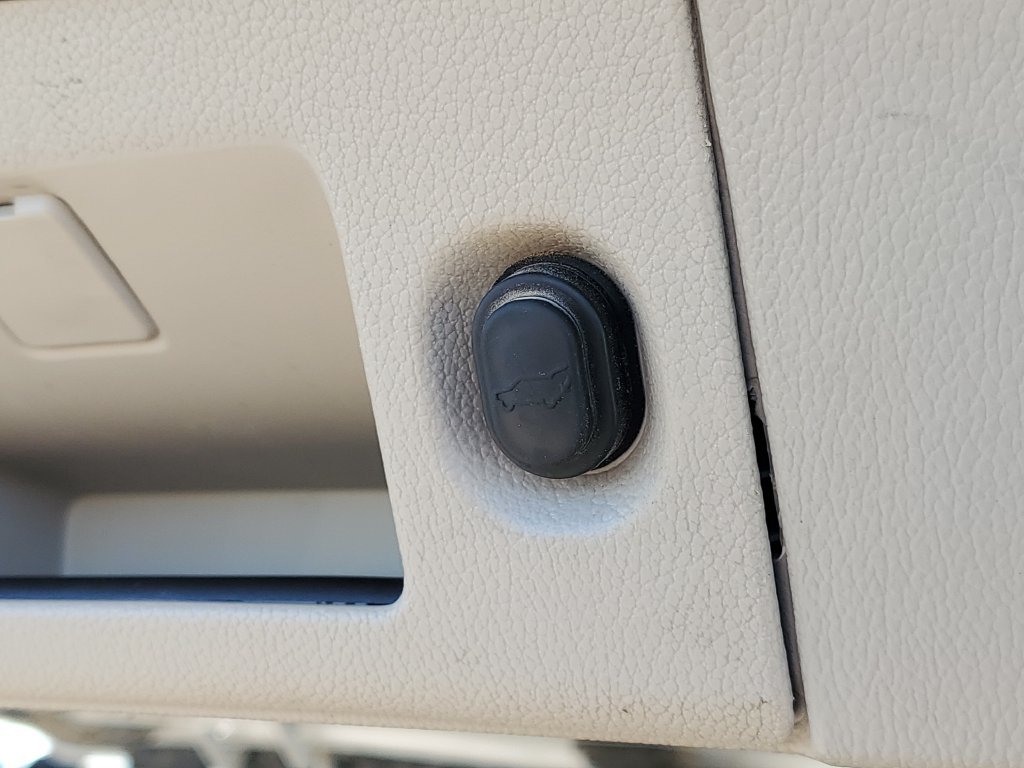 Used 2020 White GMC Denali image 9