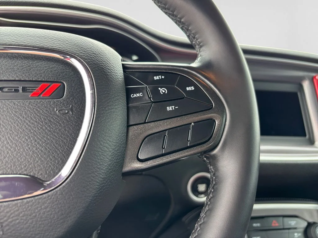 Used 2020 Red Dodge SXT image 27