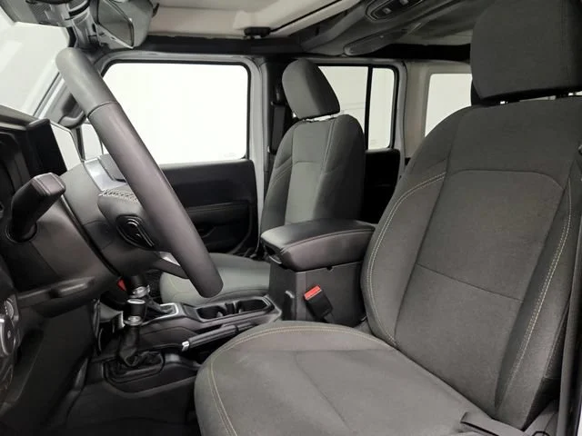 Used 2025 Bright White Cl Jeep Sahara image 18