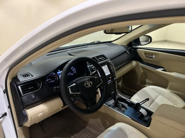 2017 Toyota Camry XLE - Photo 9