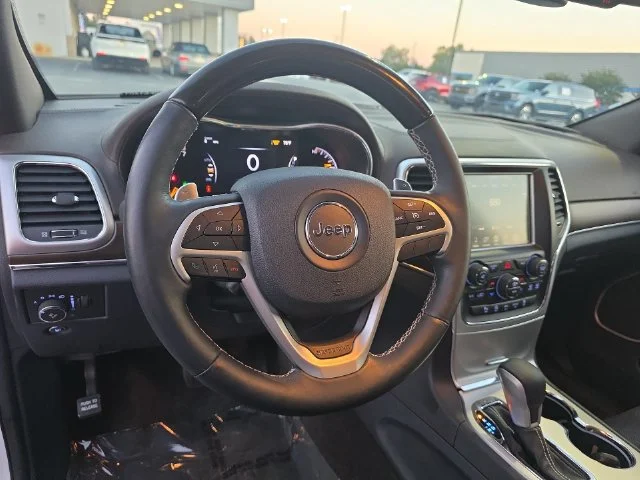 Used 2016 White Jeep Overland image 16