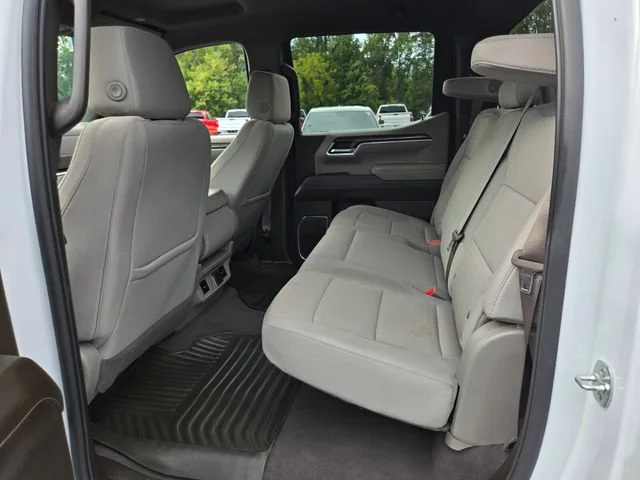 Used 2025 Summit White Chevrolet LT image 12