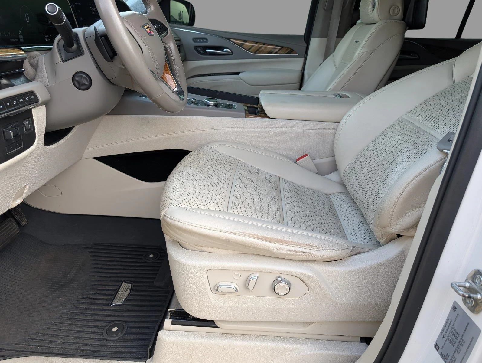 Used 2021 CRYSTAL WHITE TRICOAT Cadillac Premium Luxury Platinum image 14