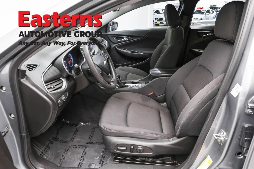 Used 2023 Gray Chevrolet LT image 14