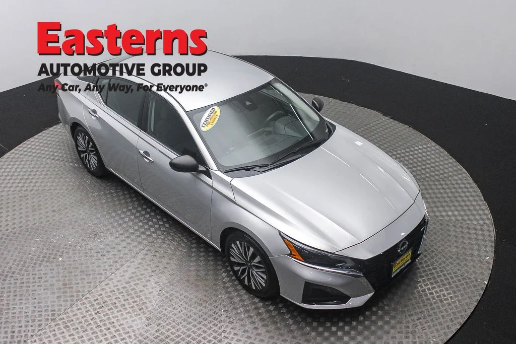 Used 2024 Silver Nissan 2.5 SV image 3