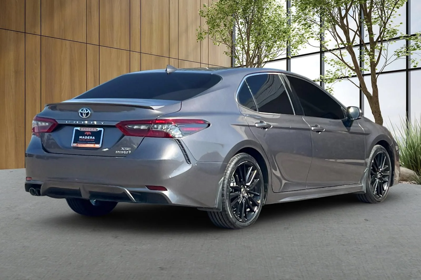 Used 2022  Toyota Hybrid XSE image 4