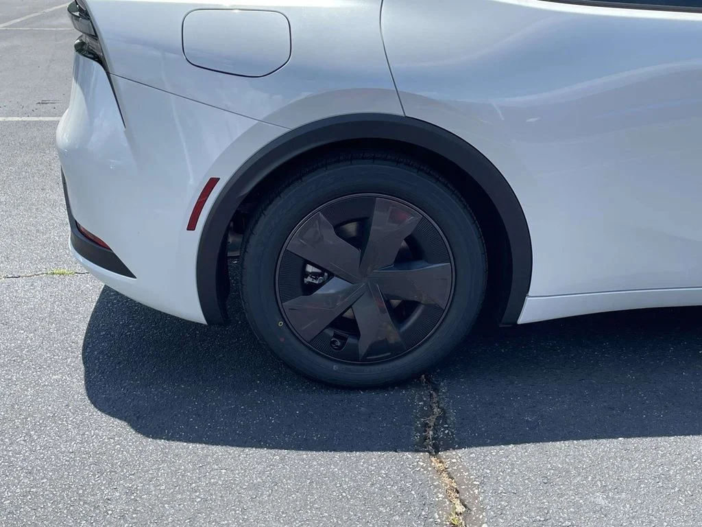 New 2026 Wind Chill Pearl Toyota SE image 10