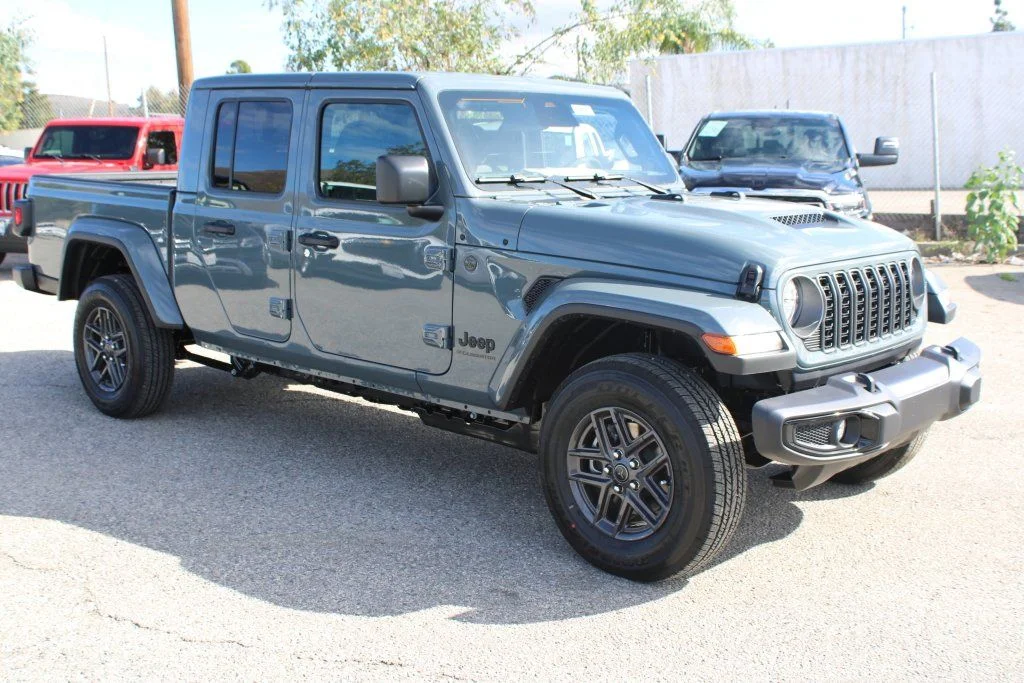 2026 Jeep Gladiator Sport S - Photo 3