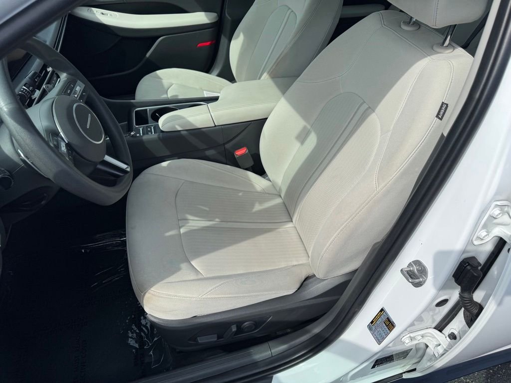 2025 Hyundai Sonata SEL - Photo 12
