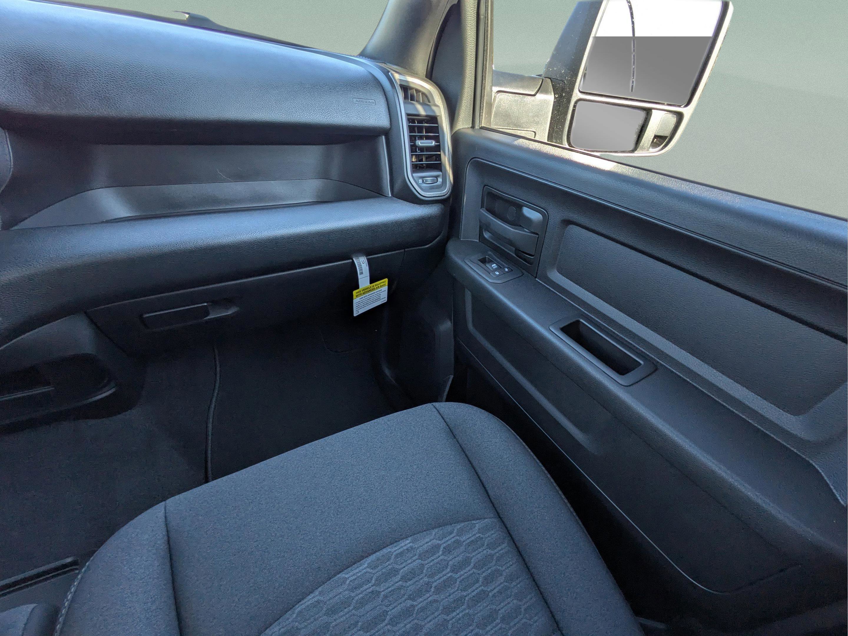 New 2026 Bright White Clearcoat Ram Black Express image 16
