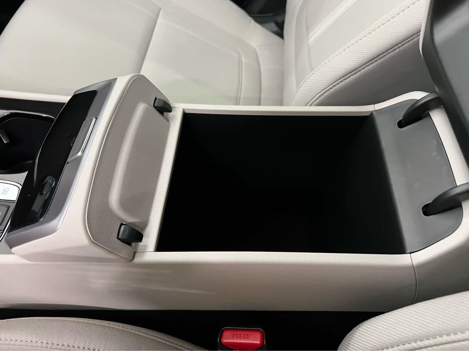 Used 2025 Rockwood Green Hyundai SEL image 18