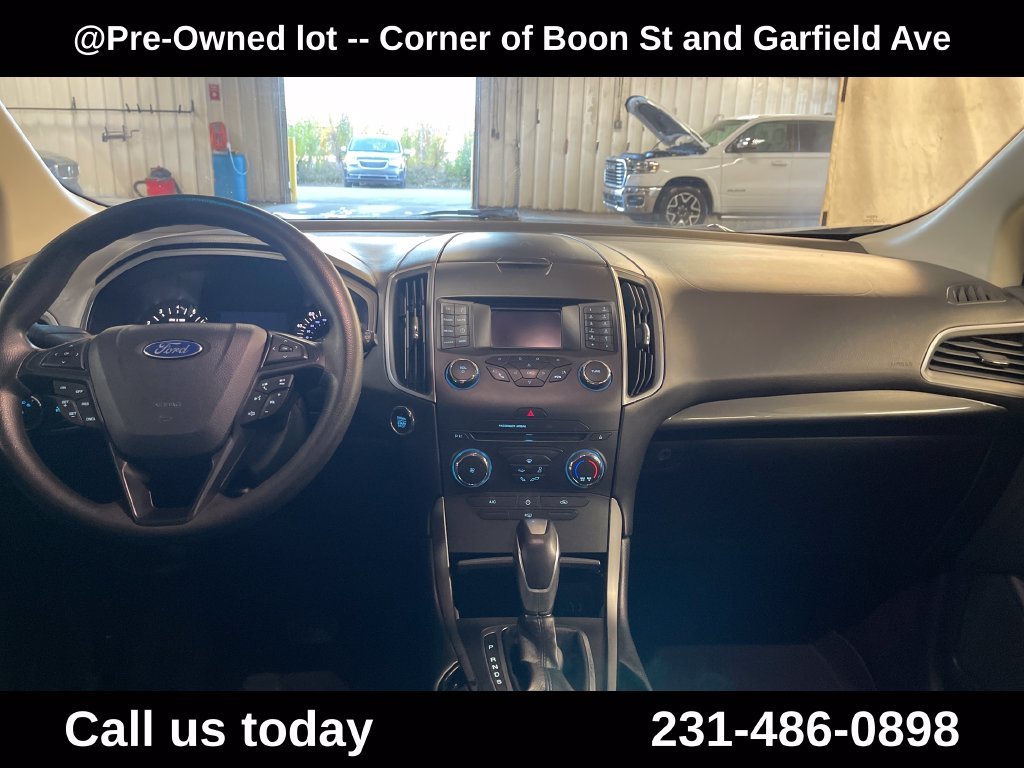 Used 2016 Gray Ford SE image 17