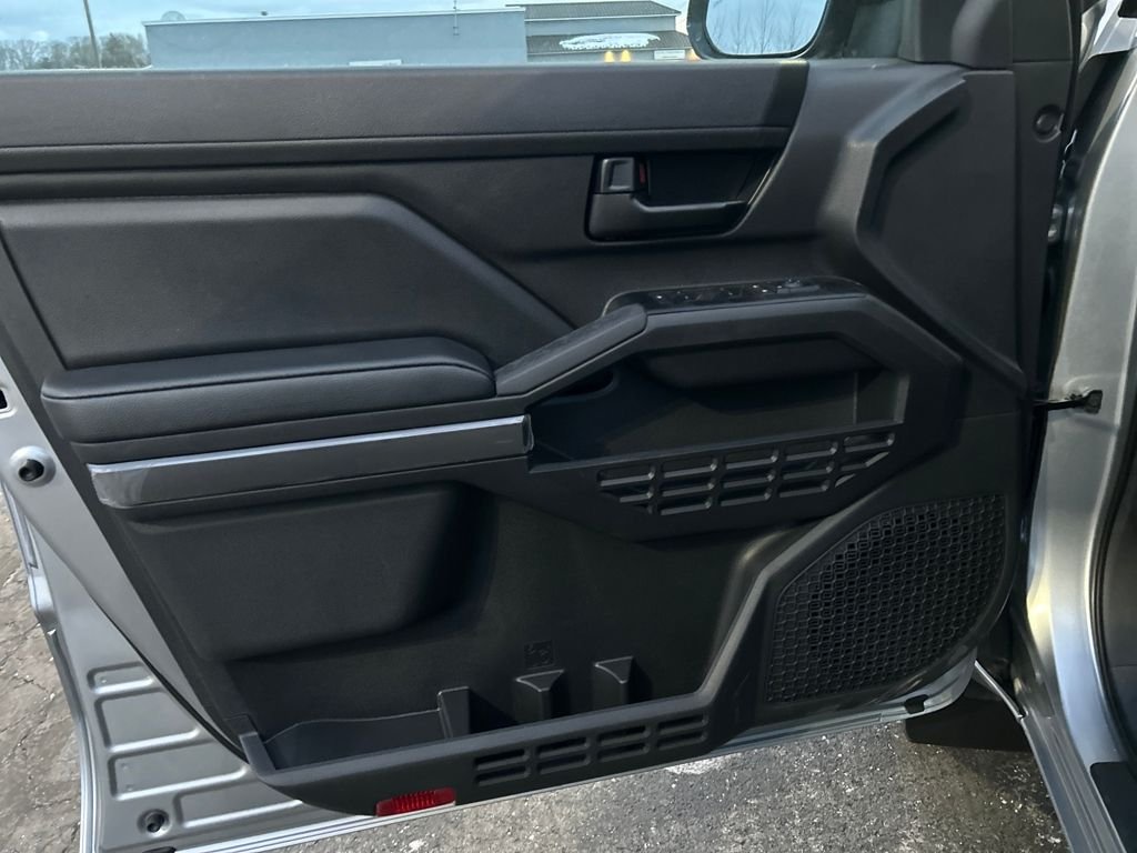 2026 Toyota Tacoma SR5 - Photo 18