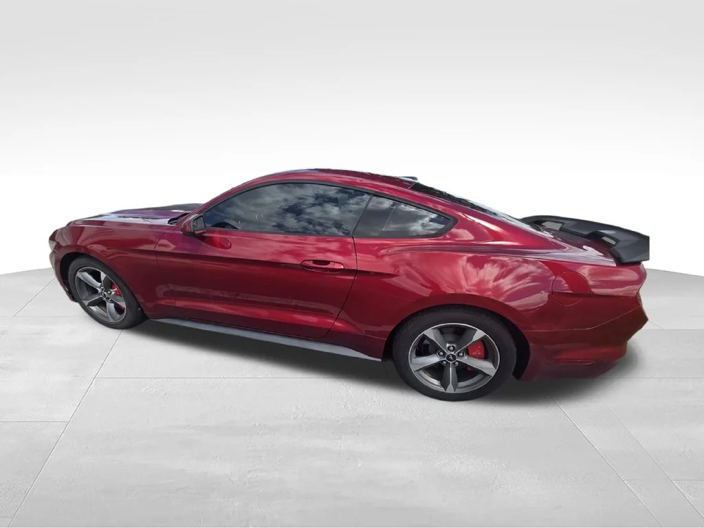 Used 2016 Red Ford V6 image 10