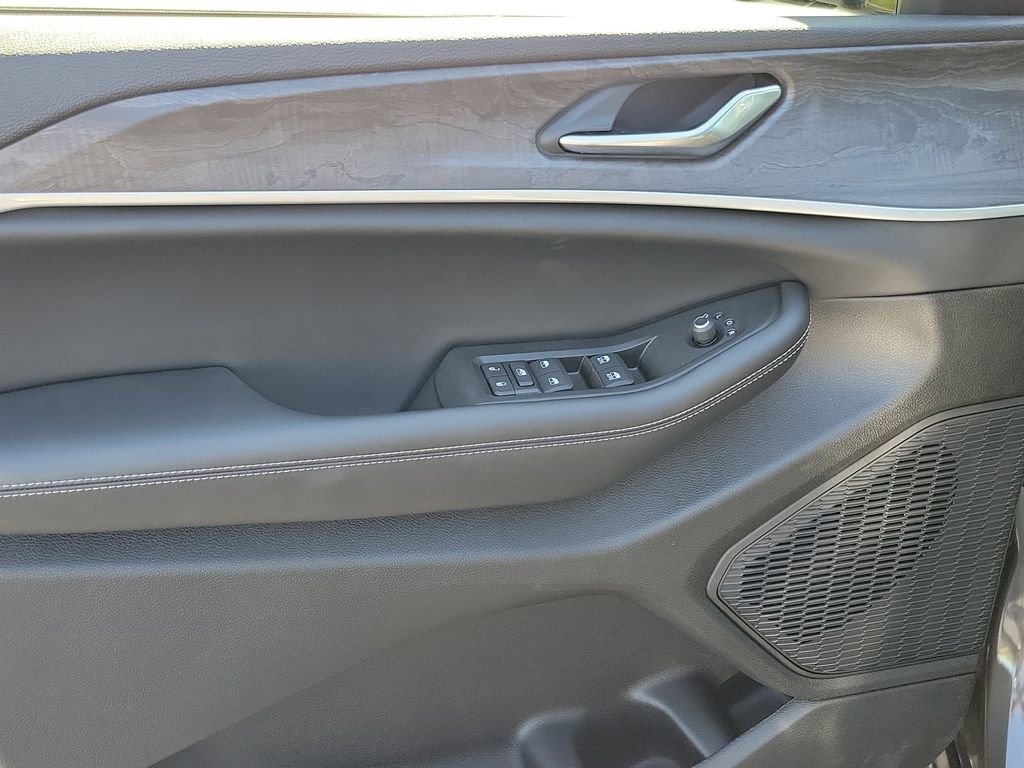 New 2026 Baltic Gray Metallic Clear-Coat Exterior Paint Jeep Altitude image 16