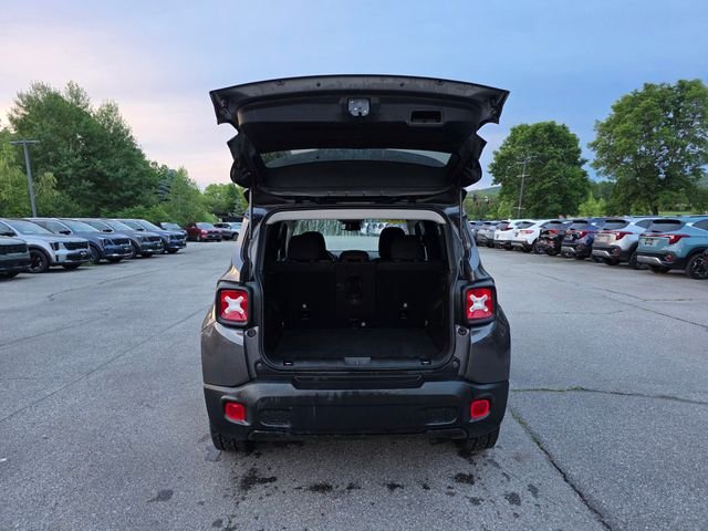 Used 2021 Crystal Metallic Jeep Latitude image 10