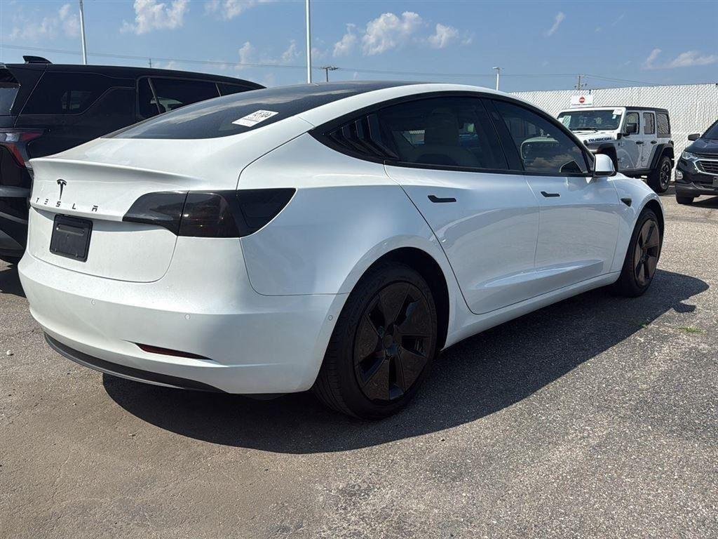 Used 2020 Pearl White Multi-Coat Tesla Standard Range image 4