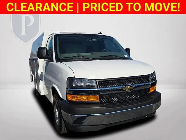 New 2025 Summit White Chevrolet 1WT image 14