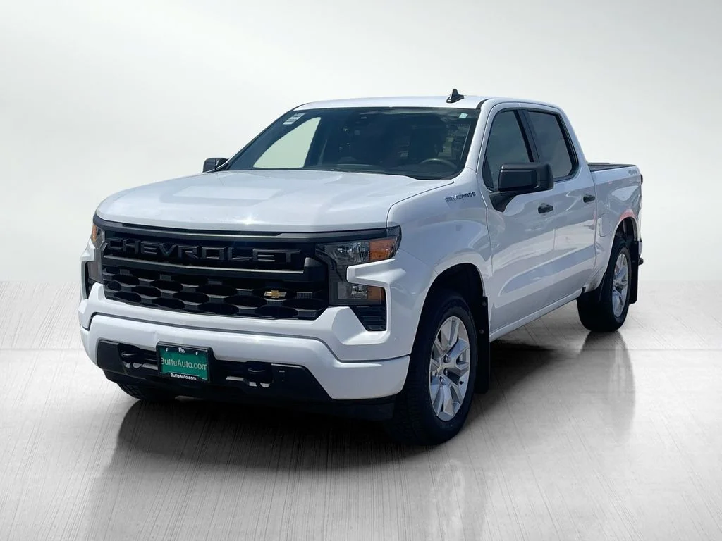 Used 2022 Summit White Chevrolet Custom image 7