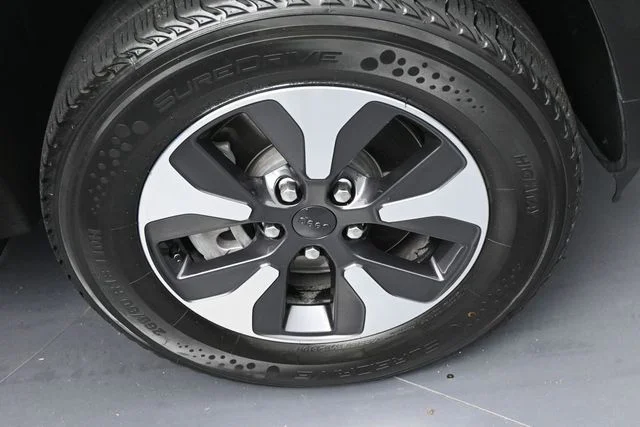 Used 2024 Black Jeep 4xe image 31