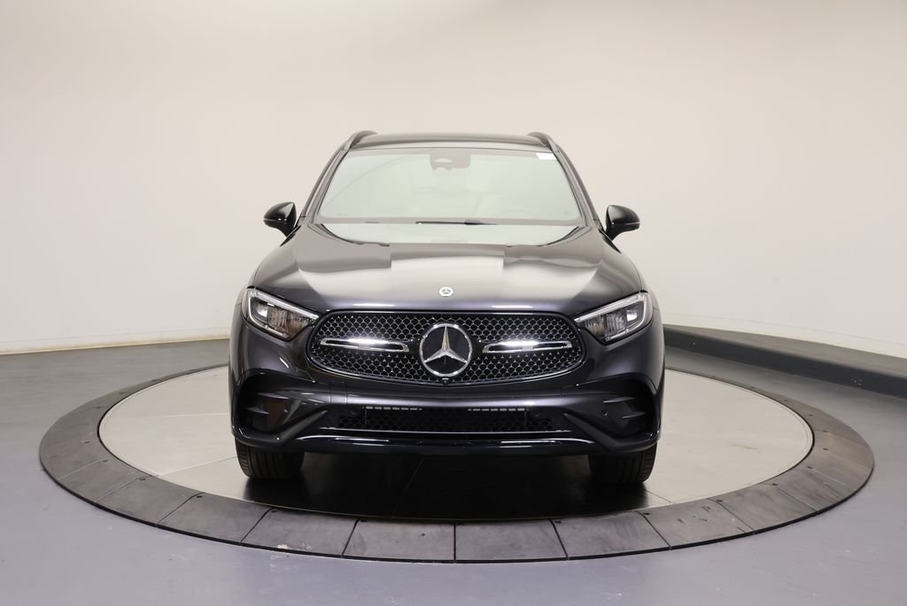Used 2027  Mercedes-Benz GLC 300 image 2