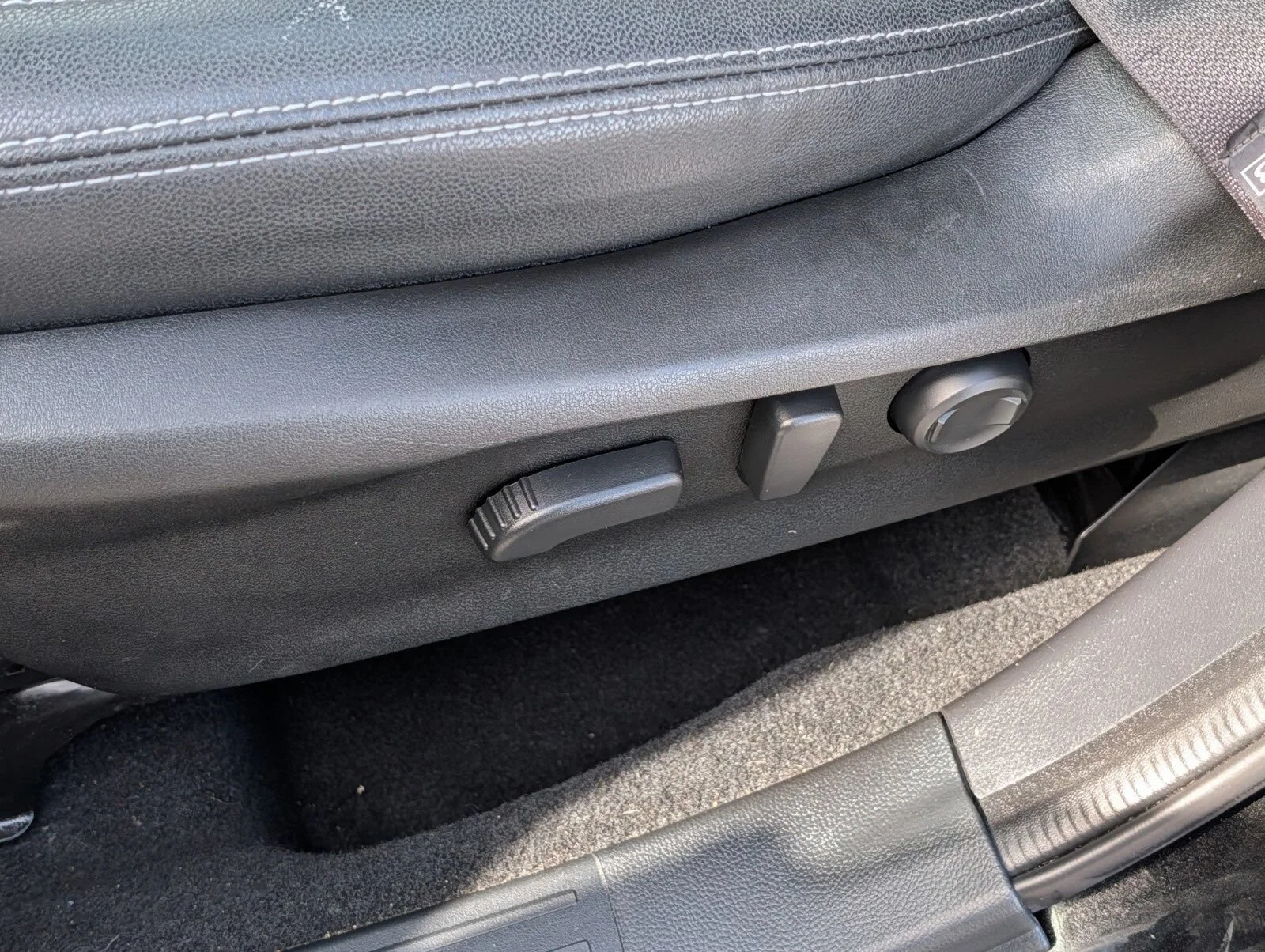 Used 2022 Black Subaru Premium image 25