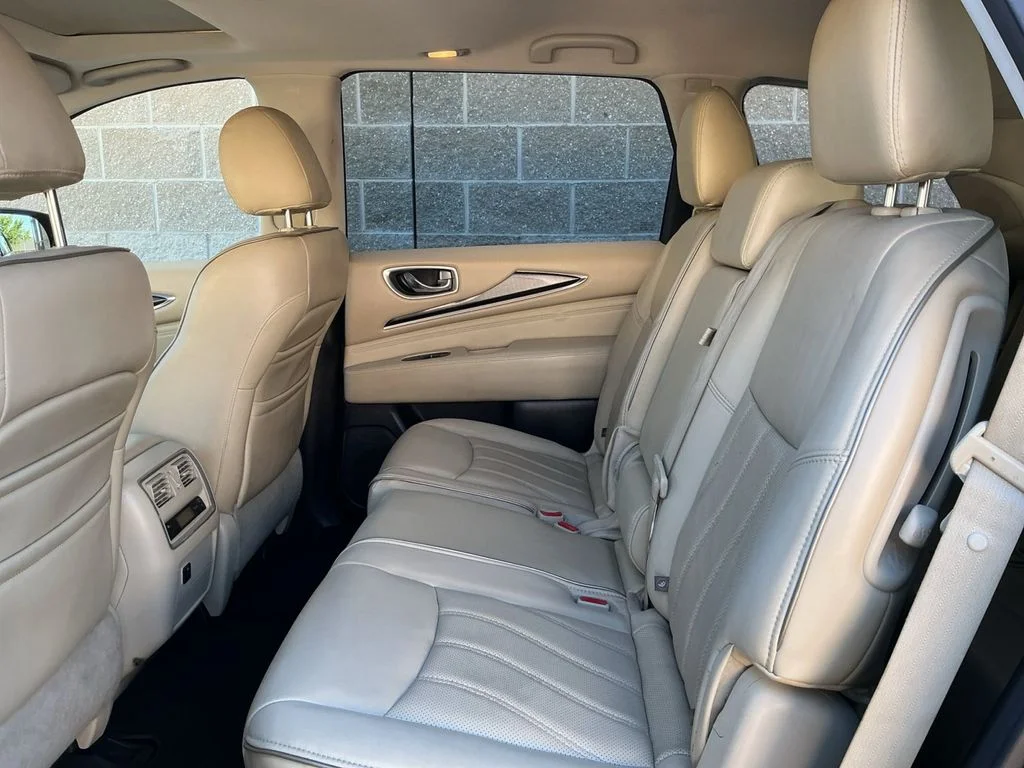 Used 2016 Black INFINITI Base image 22