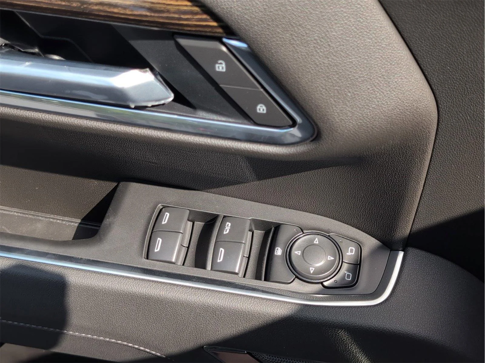 New 2026 Sterling Metallic GMC Elevation image 26