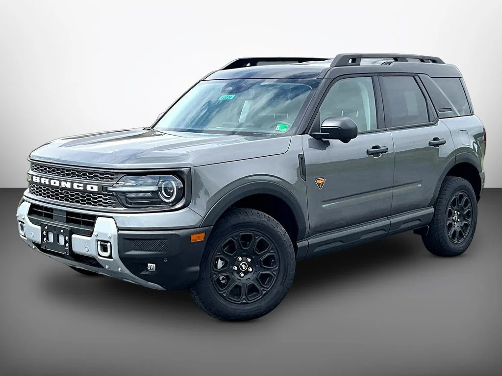 New 2025 Carbonized Gray Metallic Ford Badlands® image 2