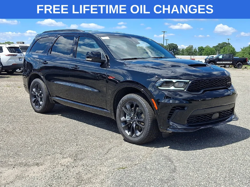 New 2026 Diamond Black Clear-Coat Exterior Paint Dodge GT Plus image 1