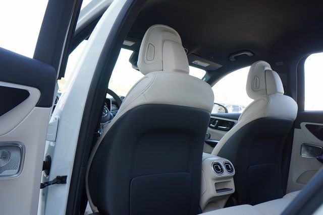 New 2026 Polar White Mercedes-Benz GLC 300 image 31