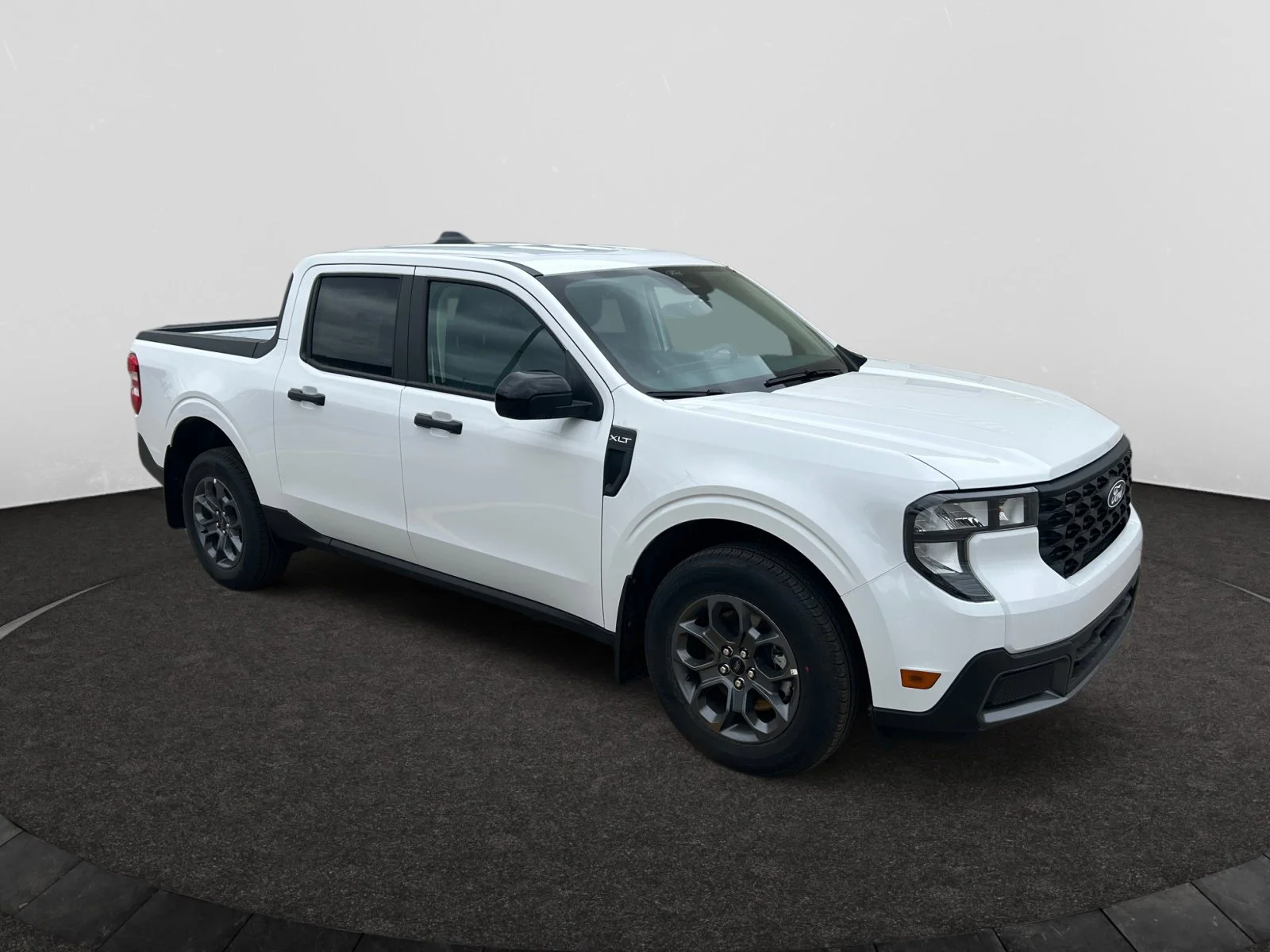 New 2026 Oxford White Ford XLT image 7