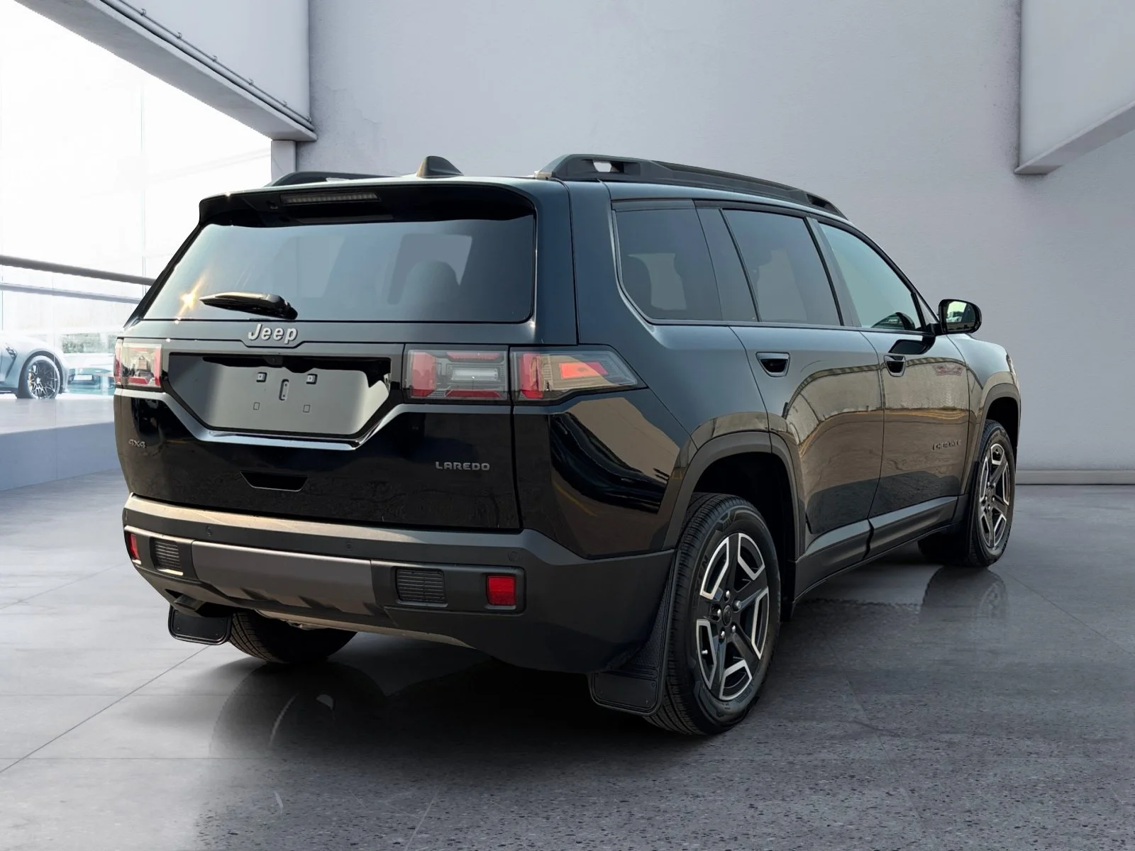 New 2026 Diamond Black Crystal Pearl Jeep Laredo image 5