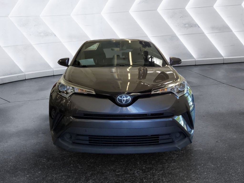 Used 2019 Gray Toyota XLE image 2