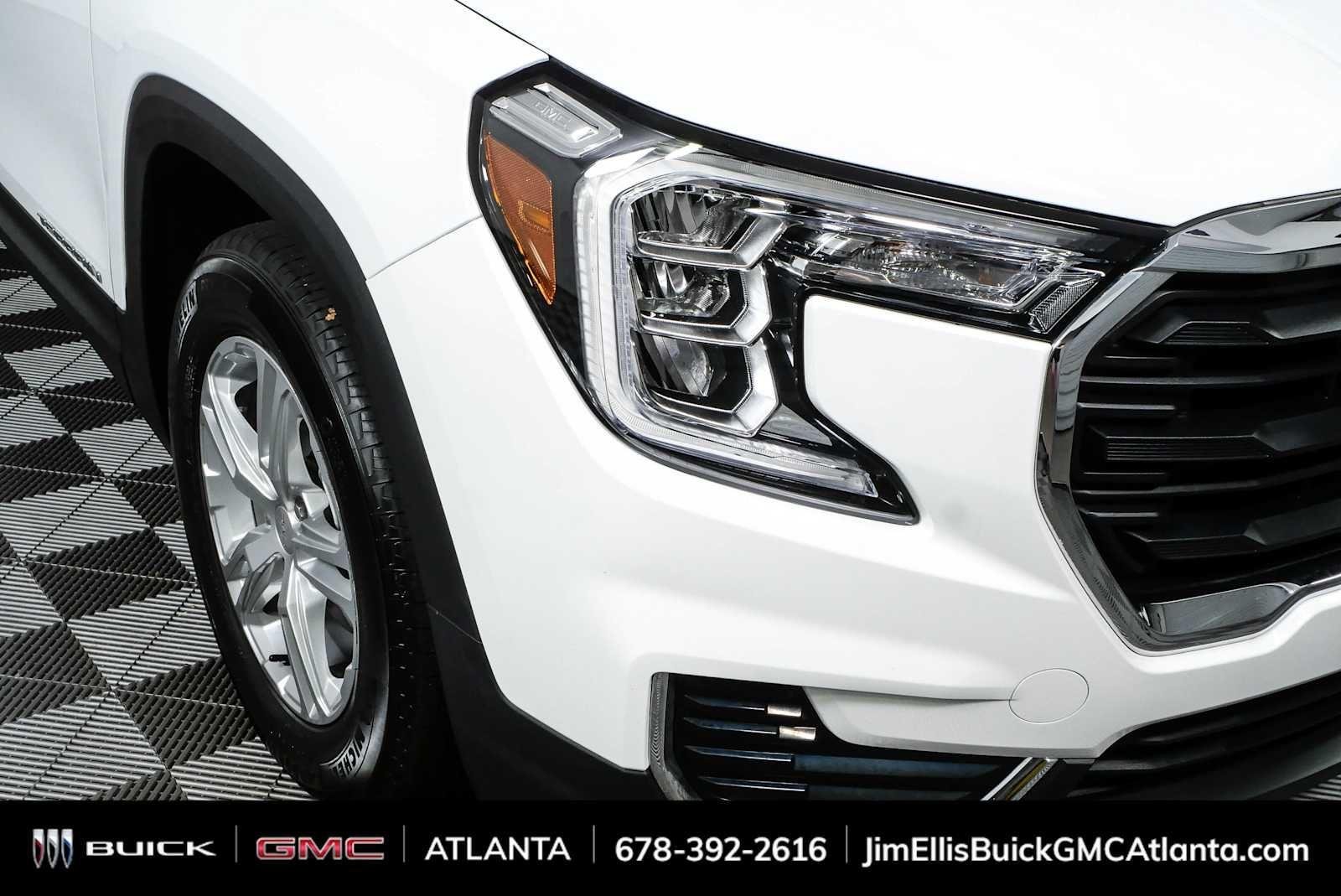 Used 2023 Summit White GMC SLE image 34