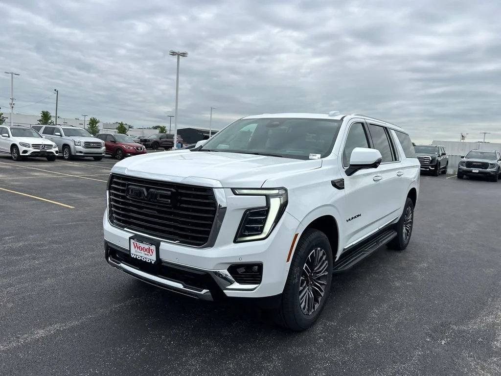 New 2026 Summit White GMC Elevation image 6