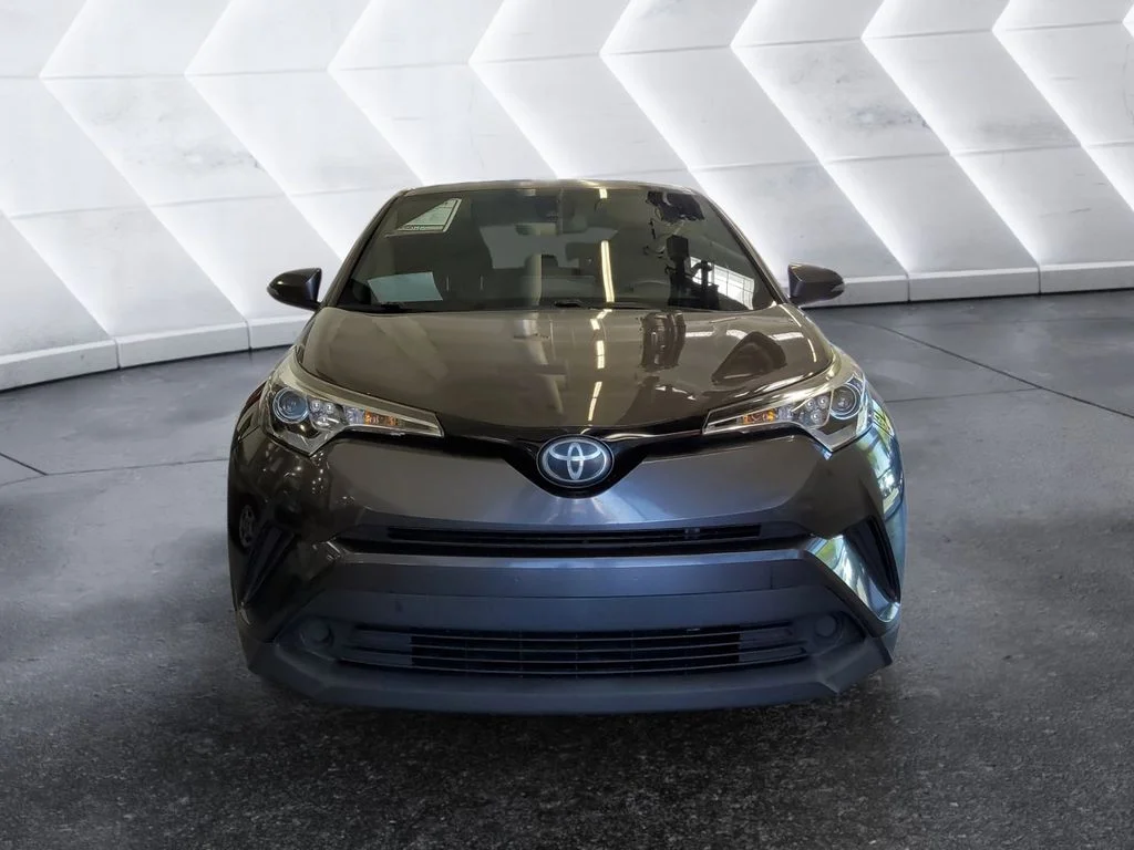 Used 2019 Gray Toyota XLE image 2