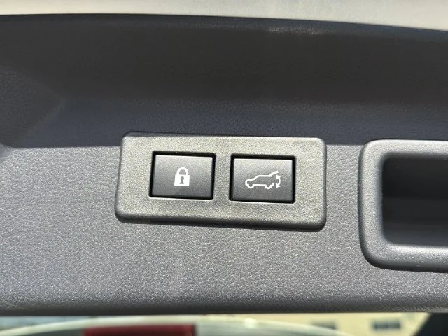 Used 2026 White Subaru Sport image 39