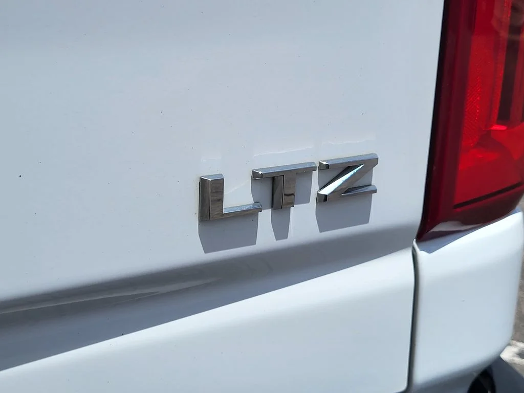 Used 2021 SUMMIT WHITE Chevrolet LTZ image 9