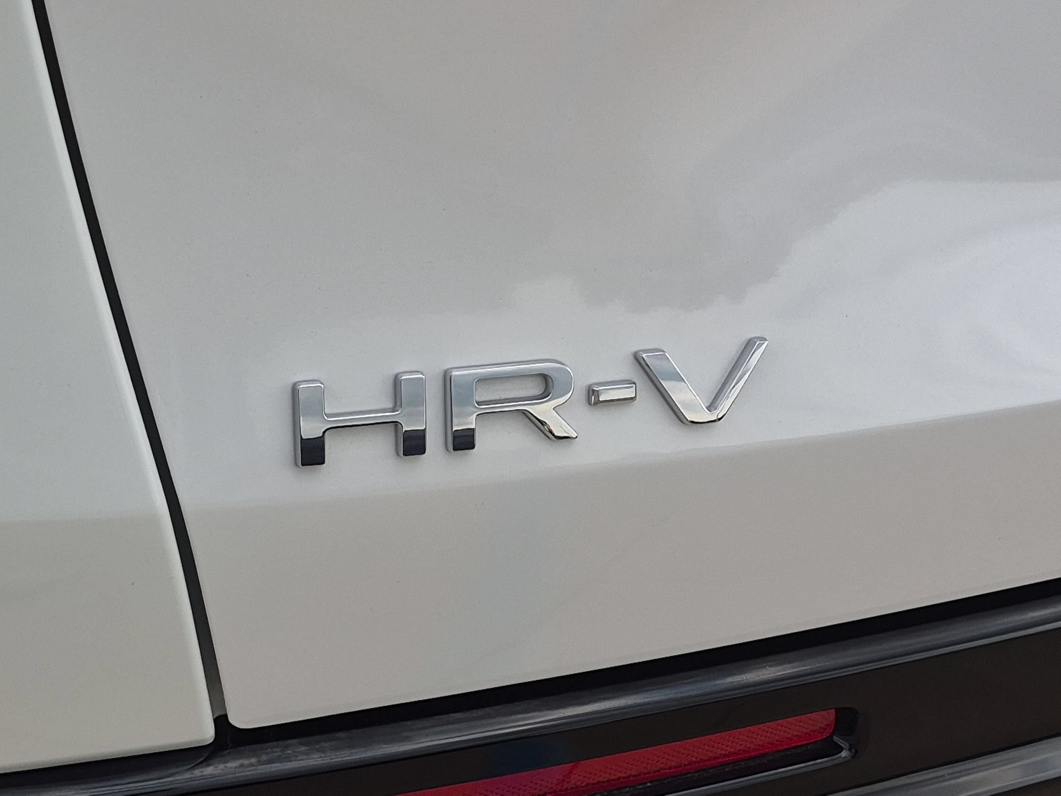 Certified Used 2025 Platinum White Pearl Honda EX-L image 29