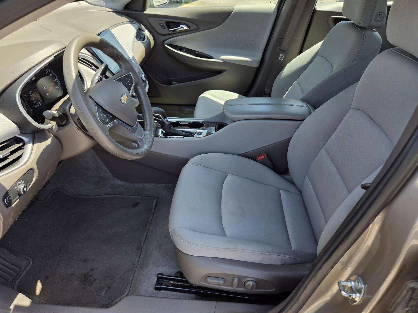 Used 2024 Mineral Gray Metallic Chevrolet LT image 22