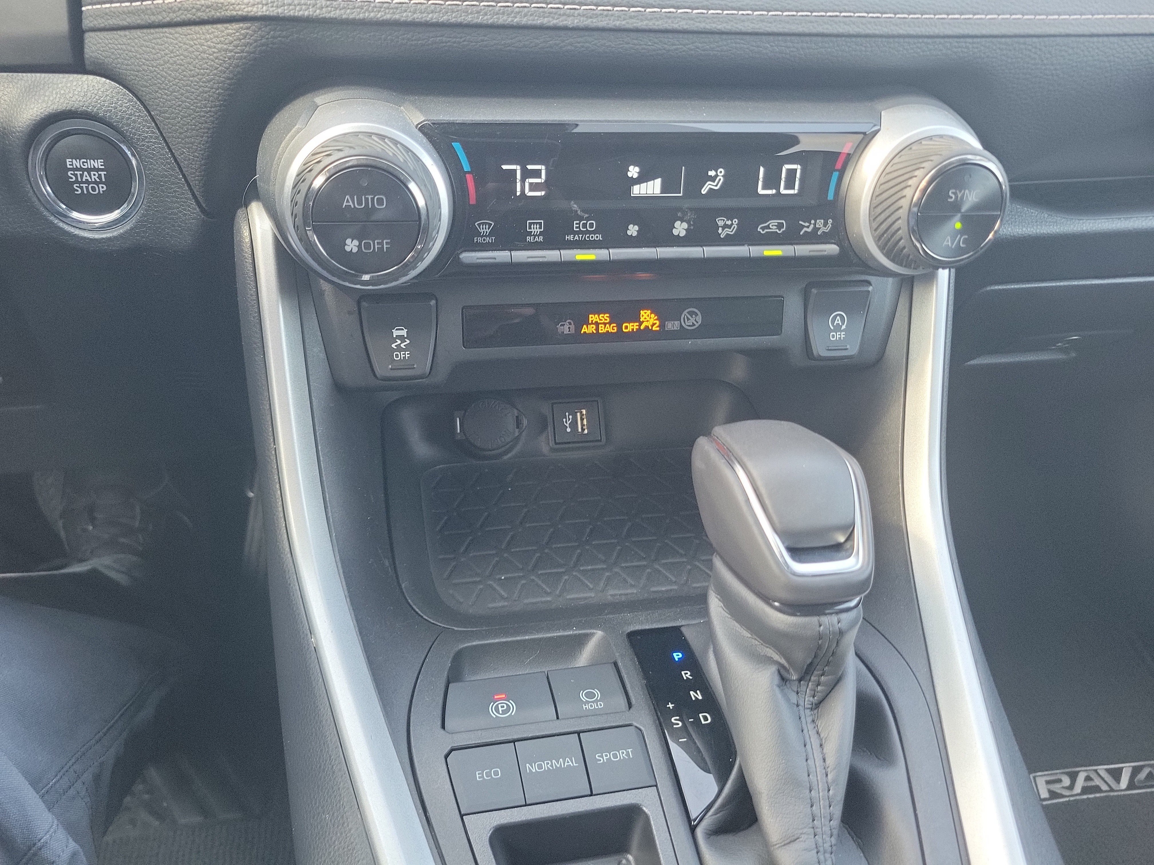 Used 2024 Pearl Toyota XLE Premium image 22