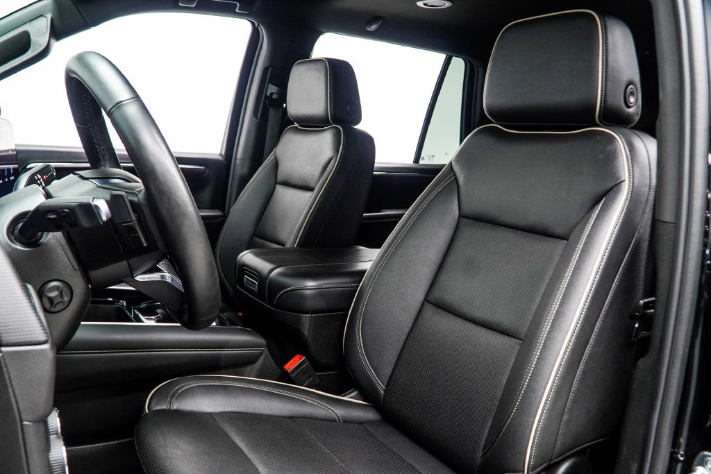 Used 2025 Black Chevrolet Premier image 46